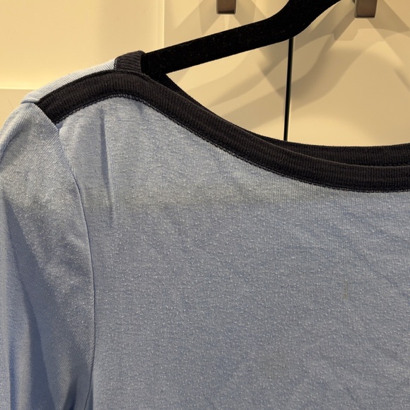 GAP Light Blue mid Sleeve Top with navy blue neck detail. - Picture 2 of 4